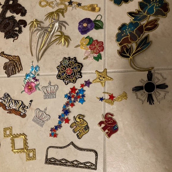 Variety Of‎ Embroidered Applique Patches - Picture 2 of 4
